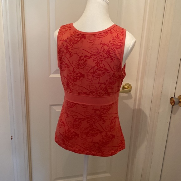 Yoga top, soft & comfortable with a built in bra. - Picture 2 of 3